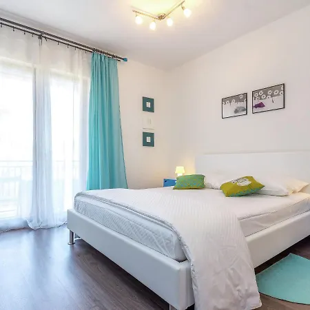 Apartment Modern In With Balcony *