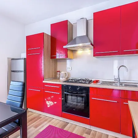 Modern In With Balcony Apartment