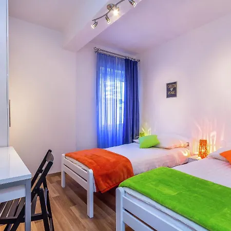 Apartment Modern In With Balcony Pula