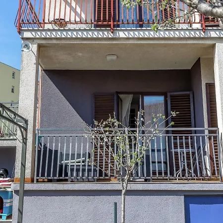 Apartament In Near Center