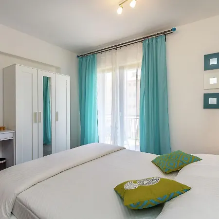 In Near Center アパート プーラ