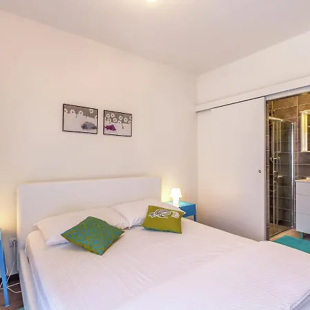 Apartment Modern In With Balcony Pula