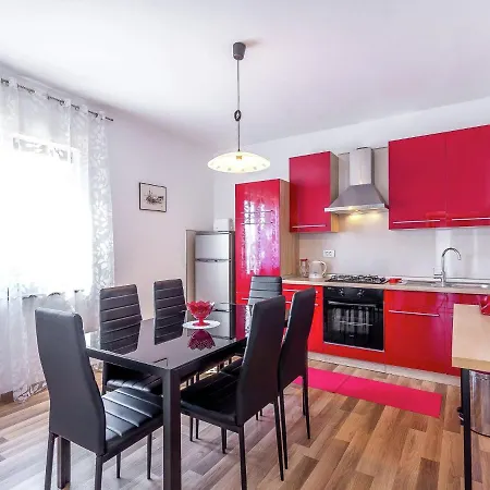 In Near Center 아파트