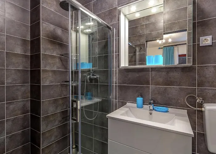 In Near Center 풀라