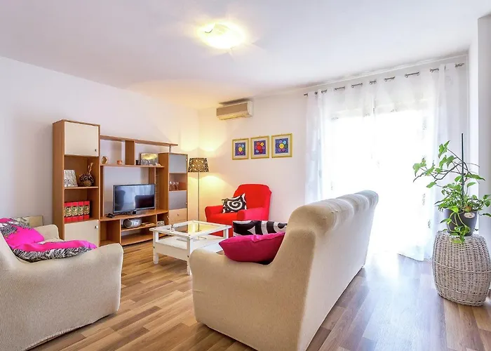 In Near Center 풀라